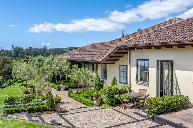 Photo of property in 61a Whitford Park Road, Whitford, Manurewa, 2576