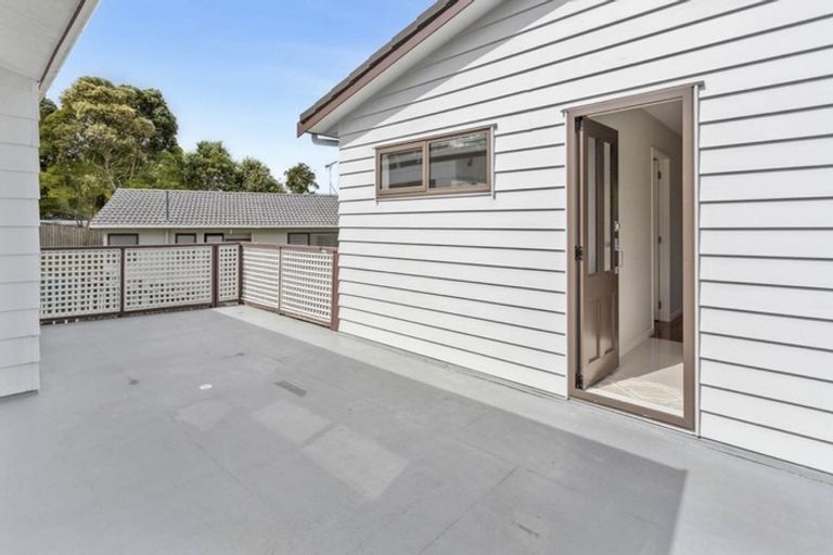 Photo of property in 30 Mannering Place, Hillcrest, Auckland, 0627