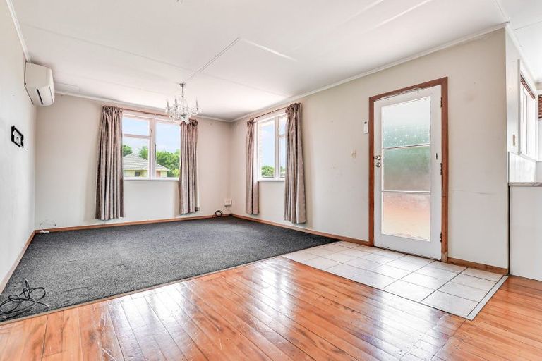 Photo of property in 14 Yeats Crescent, Fairfield, Hamilton, 3214
