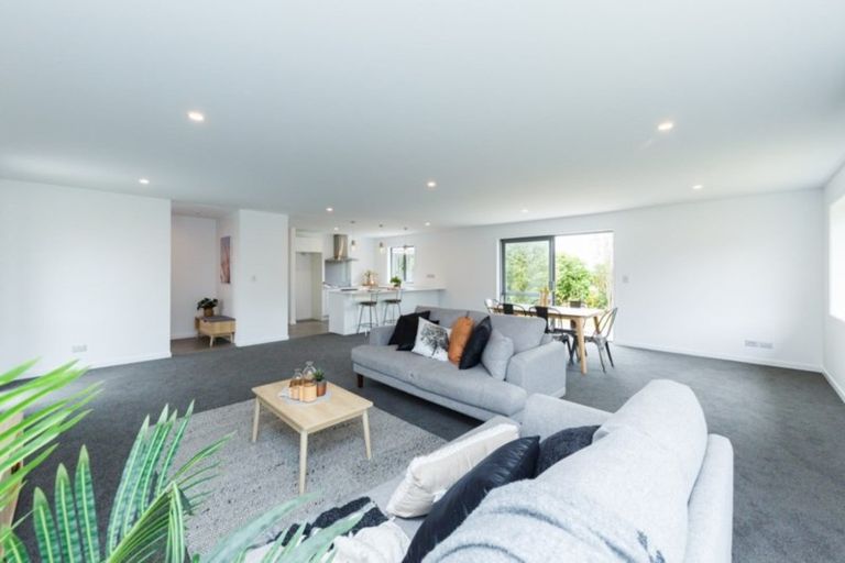 Photo of property in 25 Barry Curtis Place, Levin, 5510