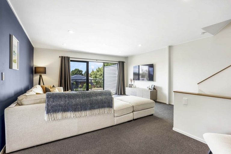 Photo of property in 2a Burn-murdoch Street, St Andrews, Hamilton, 3200