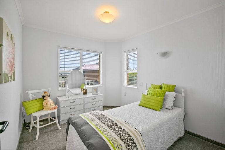 Photo of property in 6 Hamblyn Street, Strandon, New Plymouth, 4312