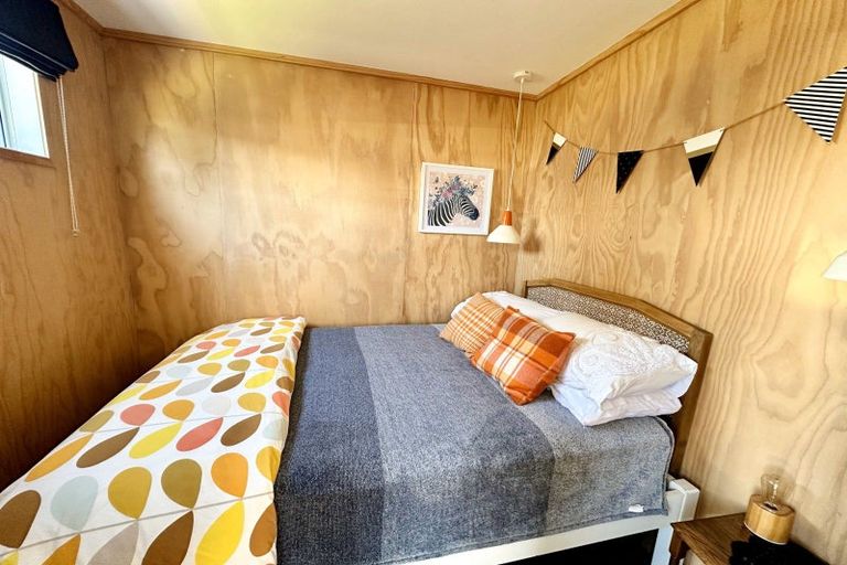 Photo of property in 8 Second Avenue, Urenui, 4377