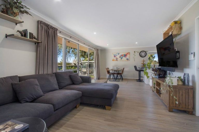 Photo of property in 37 Sutton Road, Te Horo, Otaki, 5582