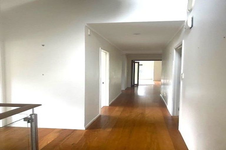 Photo of property in 9 Sandown Road, Rothesay Bay, Auckland, 0630