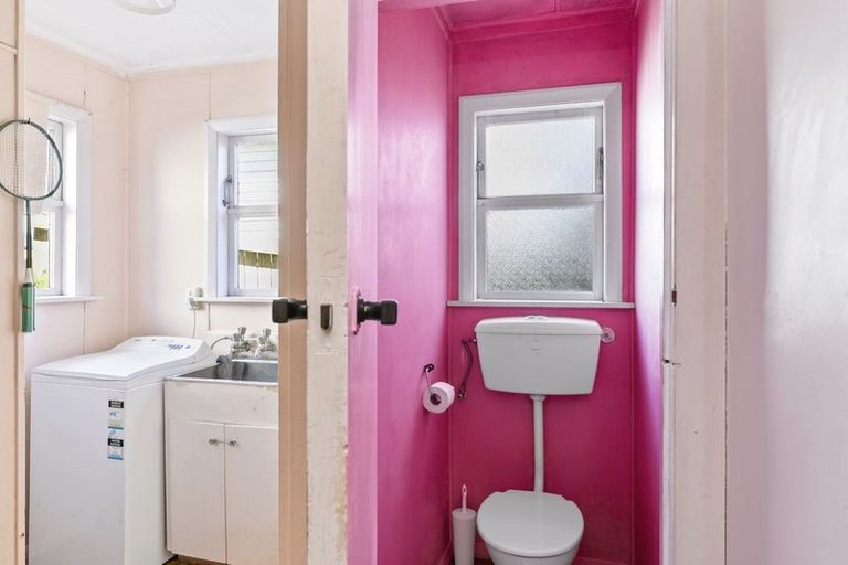 Photo of property in 24 Hudson Street, Island Bay, Wellington, 6023