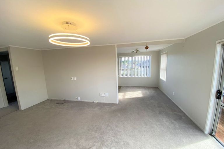 Photo of property in 69 Solar Road, Glen Eden, Auckland, 0602