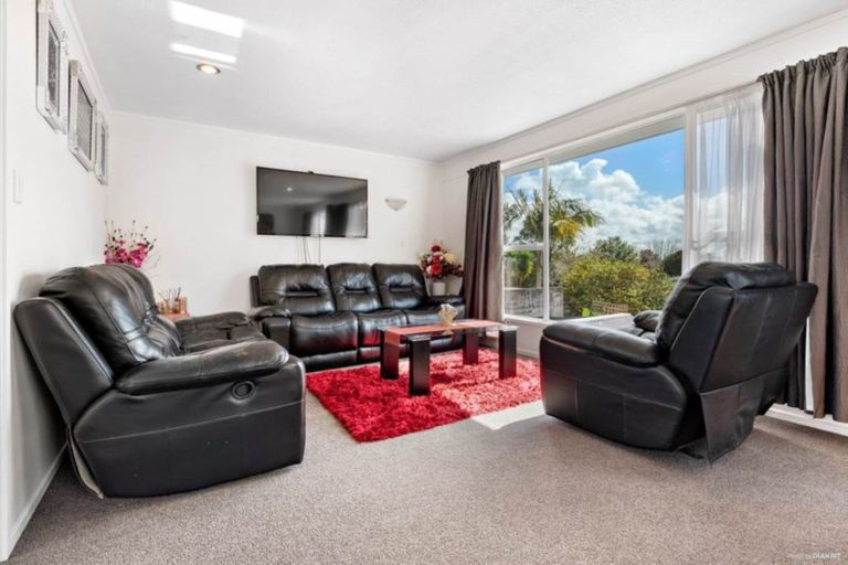 Photo of property in 22 Royal Road, Massey, Auckland, 0614