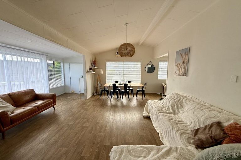 Photo of property in 8 Moera Place, Stanmore Bay, Whangaparaoa, 0932