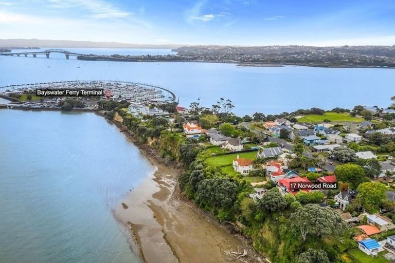 Photo of property in 17 Norwood Road, Bayswater, Auckland, 0622