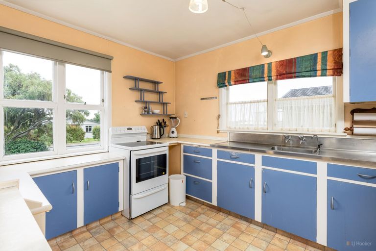 Photo of property in 9 Oxford Street, Waimate, 7924