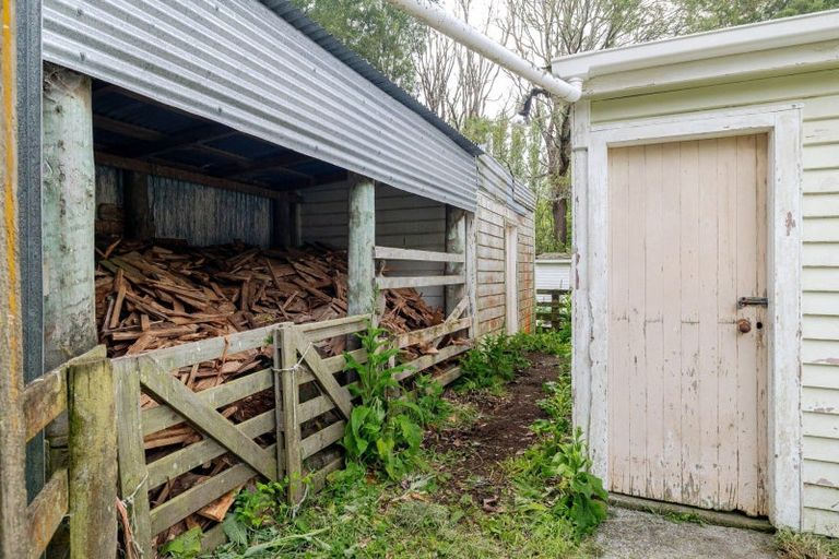 Photo of property in 111 Hinemoa Valley Road, Kaitawa, Pahiatua, 4981