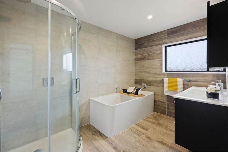 Photo of property in 5 Vintage Drive, Henderson, Auckland, 0612