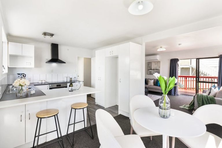 Photo of property in 206 Solar Road, Glen Eden, Auckland, 0602