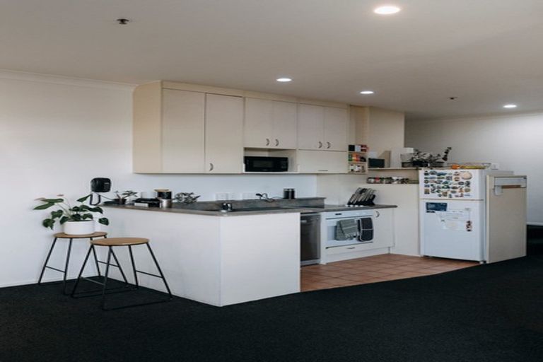 Photo of property in Terrace Garden Apartments, 13d/120 The Terrace, Wellington Central, Wellington, 6011