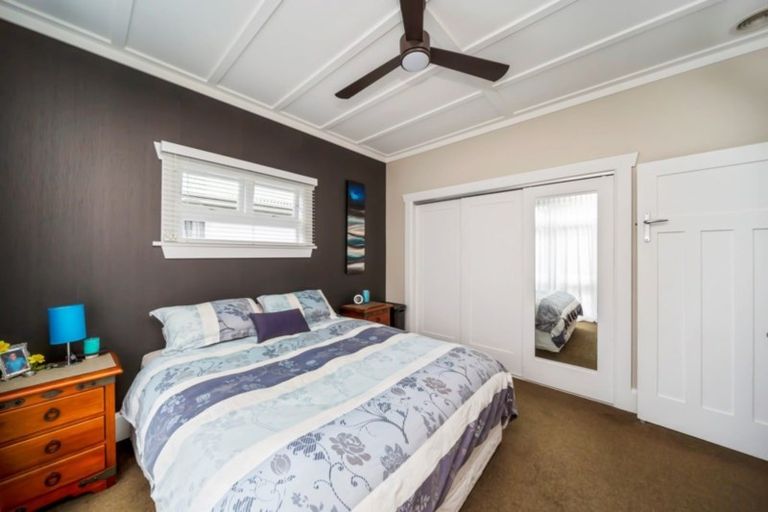 Photo of property in 30 Wallace Place, Westown, New Plymouth, 4310