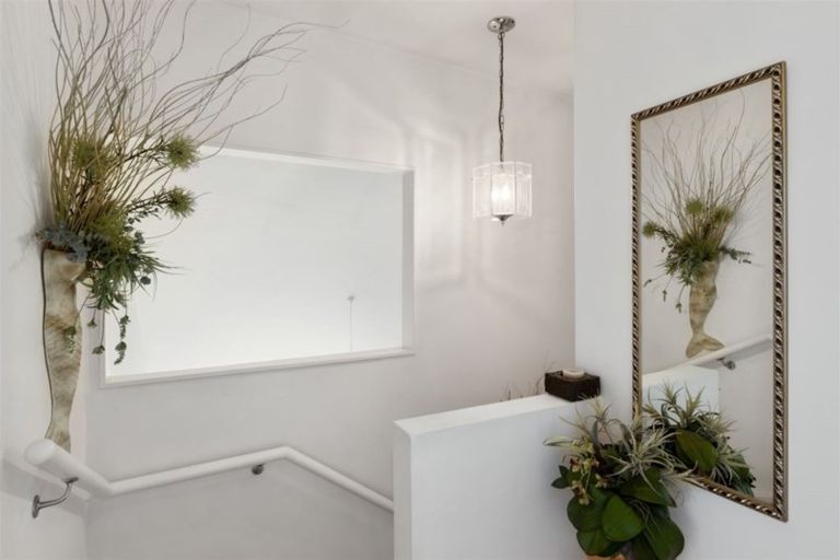 Photo of property in 2/12 Centorian Drive, Windsor Park, Auckland, 0632