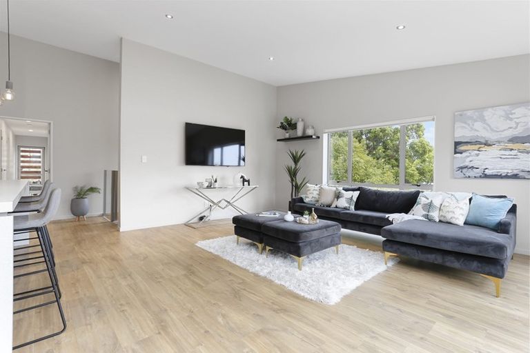 Photo of property in 141a Arran Road, Browns Bay, Auckland, 0630