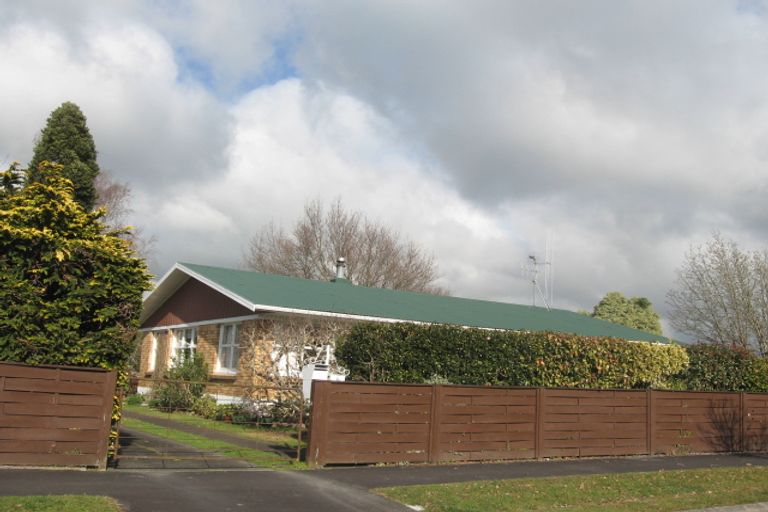 Photo of property in 6 Southsea Crescent, Silverdale, Hamilton, 3216