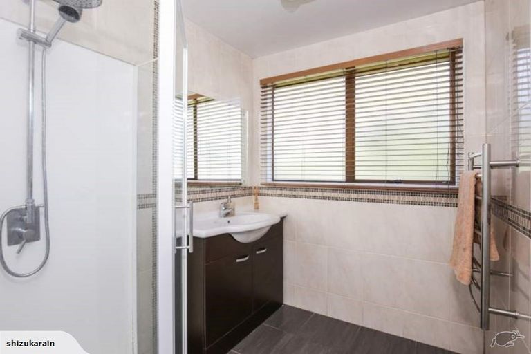 Photo of property in 9 Glucina Place, Glen Eden, Auckland, 0602