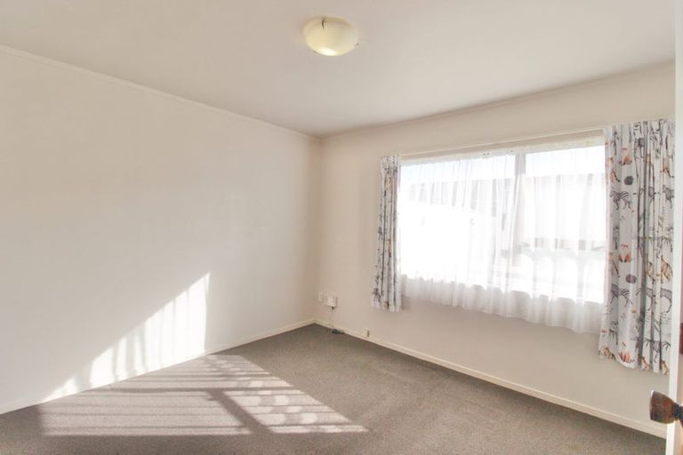 Photo of property in 4/4a Browns Road, Manurewa, Auckland, 2102
