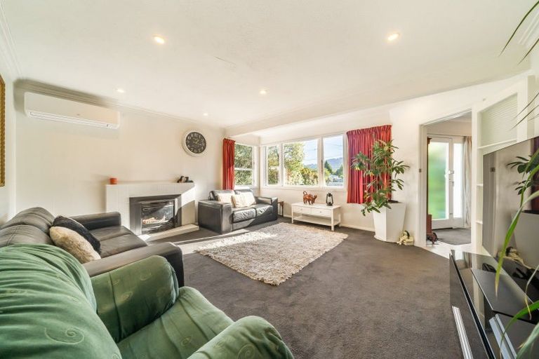 Photo of property in 6 Routley Crescent, Elderslea, Upper Hutt, 5018