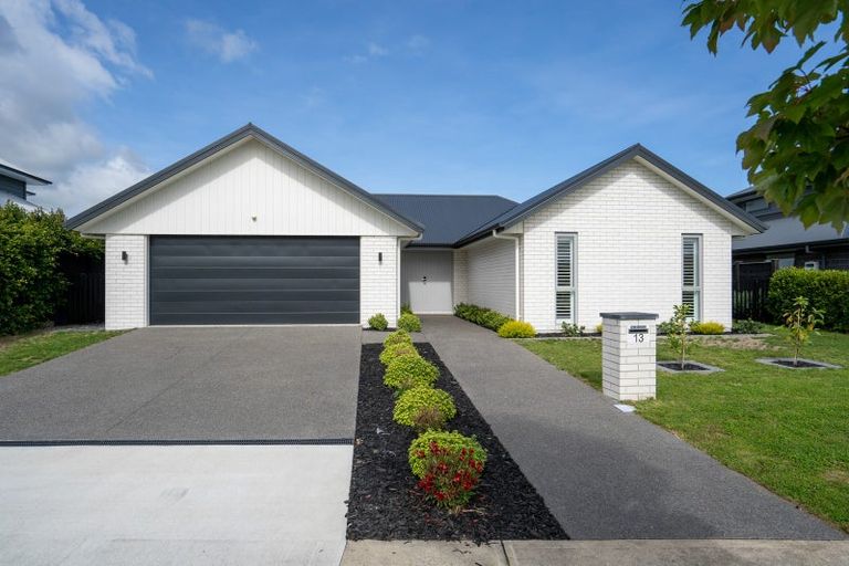 Photo of property in 13 Terry Came Drive, Cambridge, 3434