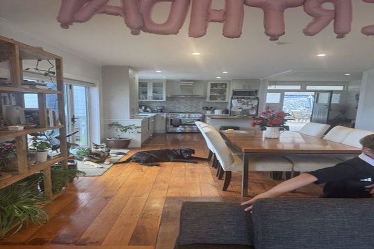 Photo of property in 1720 Waimarama Road, Waimarama, Havelock North, 4294