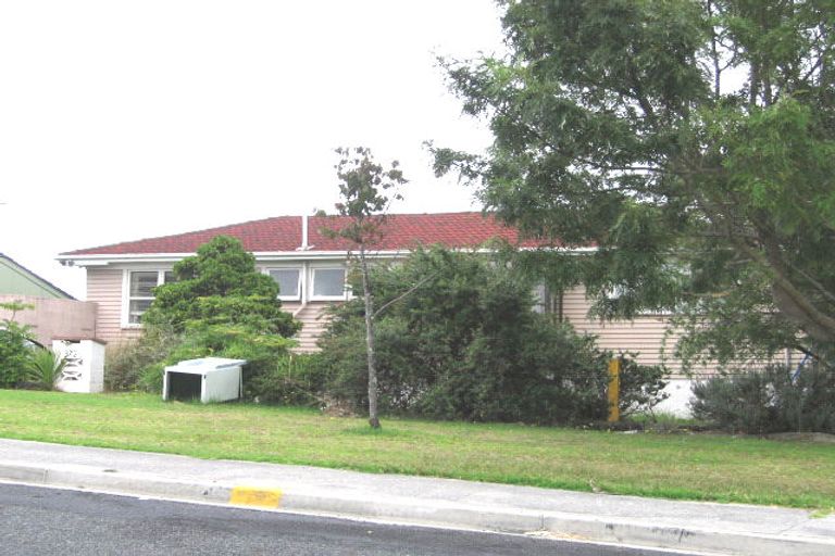 Photo of property in 372 Glenfield Road, Glenfield, Auckland, 0629