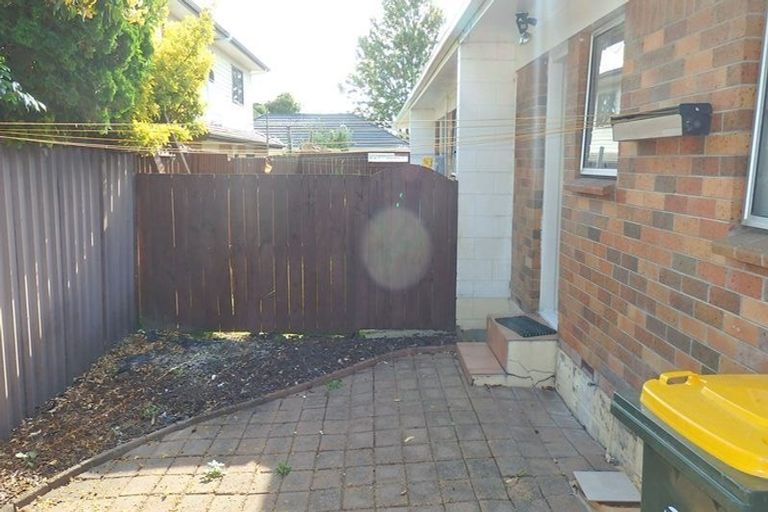 Photo of property in 2/37 York Road, Papatoetoe, Auckland, 2104