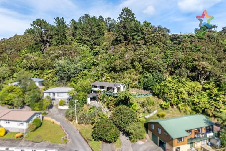 Photo of property in 30 Korau Grove, Stokes Valley, Lower Hutt, 5019