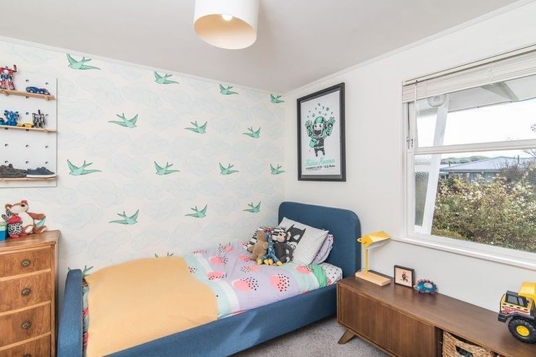 Photo of property in 7 Pauline Way, Paparangi, Wellington, 6037