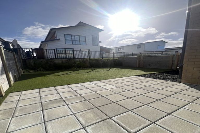 Photo of property in 25 Gunn Way, Hobsonville, Auckland, 0616