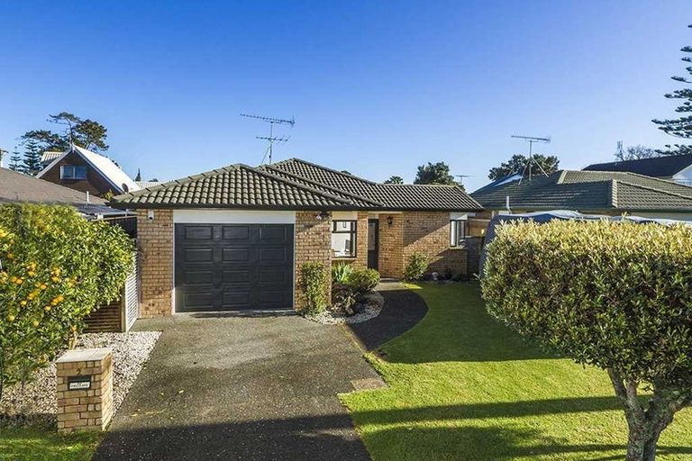 Photo of property in 2 Milton Road, Orewa, 0931