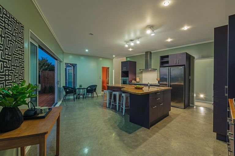 Photo of property in 53-55 Oram Drive, Turitea, Palmerston North, 4472