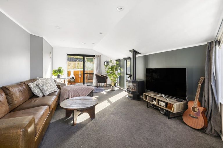 Photo of property in 7 Meadowcroft Grove, Johnsonville, Wellington, 6037