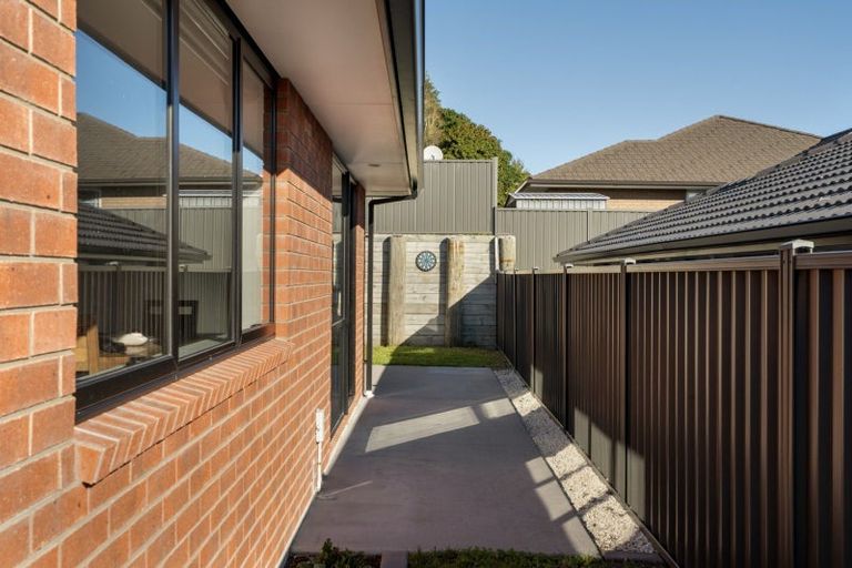 Photo of property in 8 Godwit Lane, Welcome Bay, Tauranga, 3112