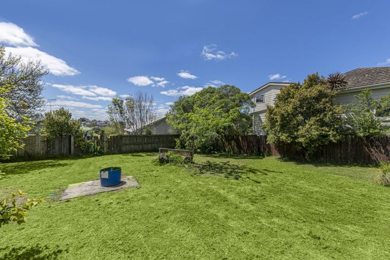 Photo of property in 233 Onewa Road, Birkenhead, Auckland, 0626