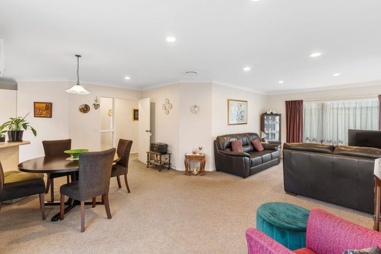 Photo of property in 2/16 Travers Place, Northpark, Auckland, 2013