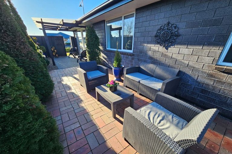 Photo of property in 32 Whakatipu Street, Pegasus, 7612