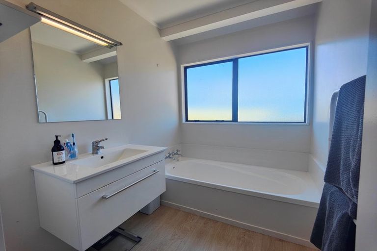 Photo of property in 83a Main Road, Titahi Bay, Porirua, 5022