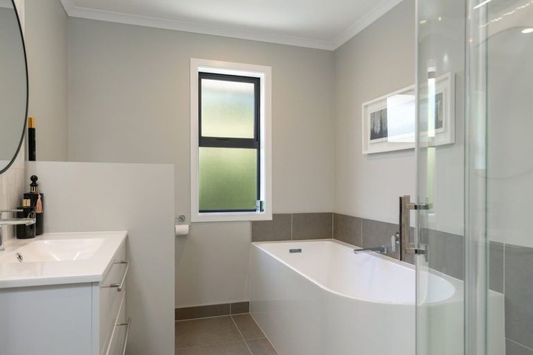 Photo of property in 14 Discovery Way, Waikawa, Picton, 7220