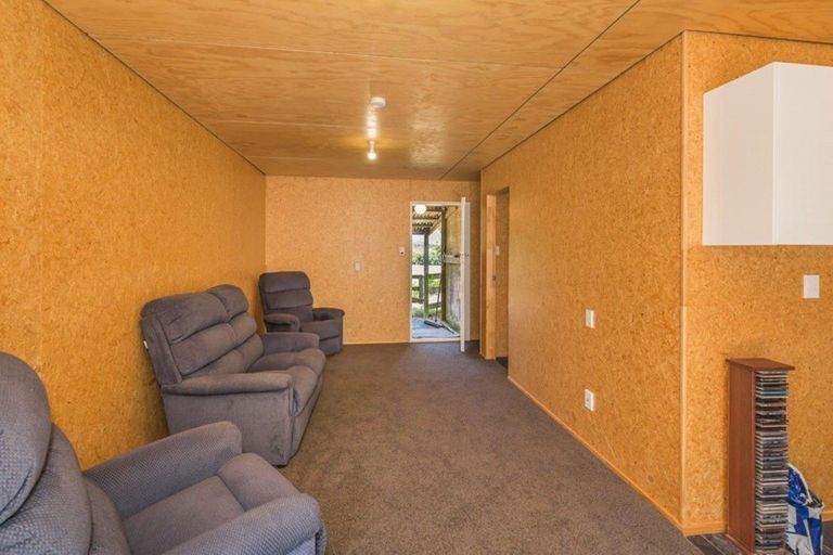 Photo of property in 358 Kimberley Road, Levin, 5571