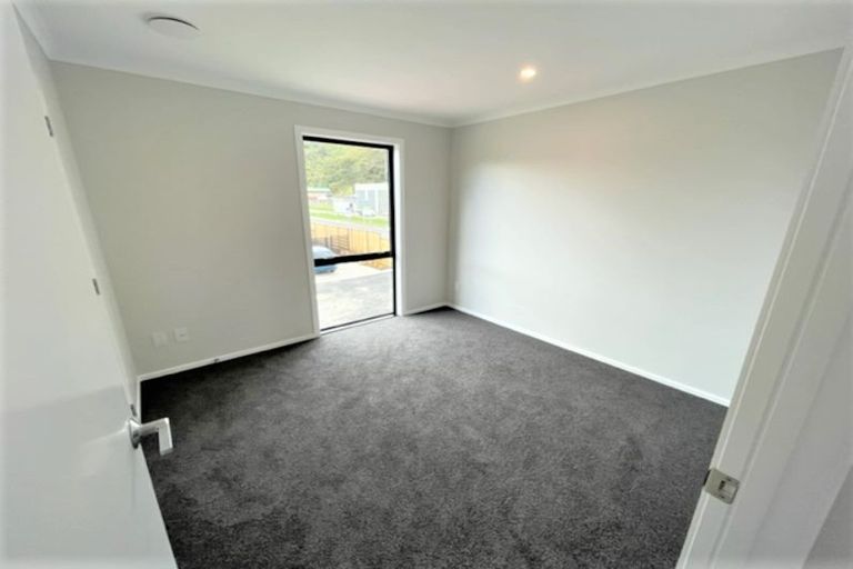 Photo of property in 6 Gloaming Lane, Wallaceville, Upper Hutt, 5018