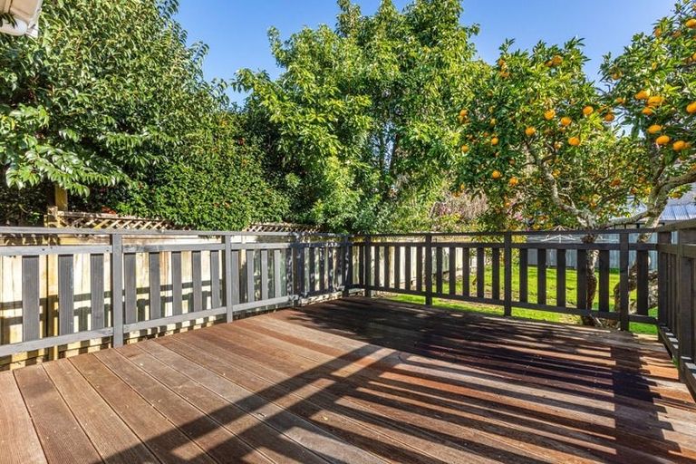 Photo of property in 1 Momona Road, Greenlane, Auckland, 1051