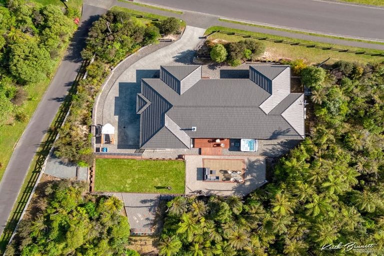 Photo of property in 63 Mount Marua Way, Timberlea, Upper Hutt, 5018