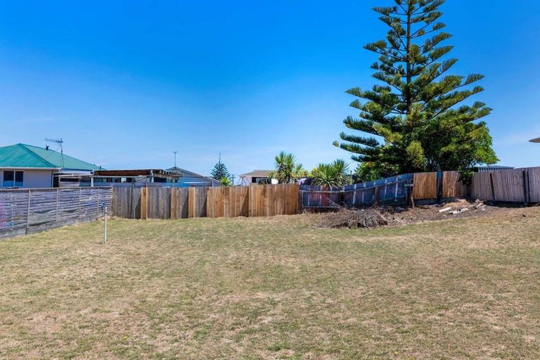 Photo of property in 9 Laird Street, Castlecliff, Wanganui, 4501