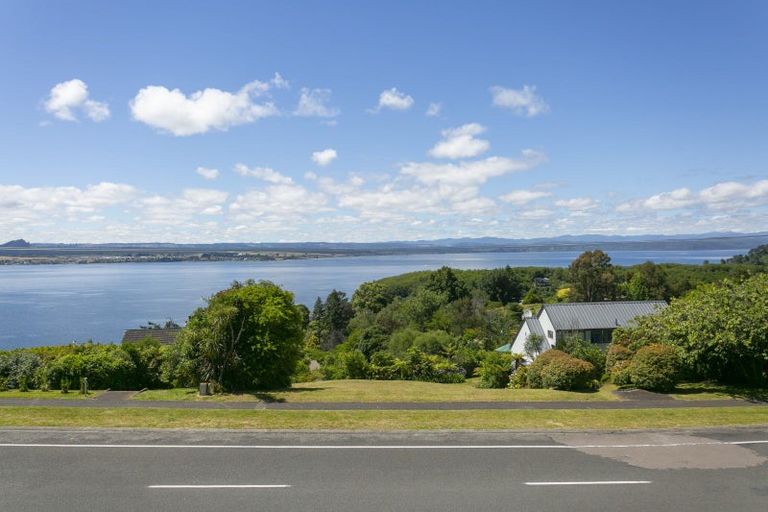 Photo of property in 90 Wakeman Road, Acacia Bay, Taupo, 3330