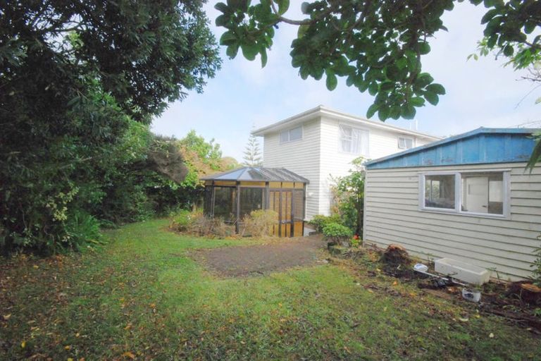 Photo of property in 14 Minaret Drive, Bucklands Beach, Auckland, 2014
