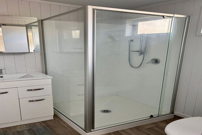 Photo of property in 8 Lynmore Drive, Hillpark, Auckland, 2102